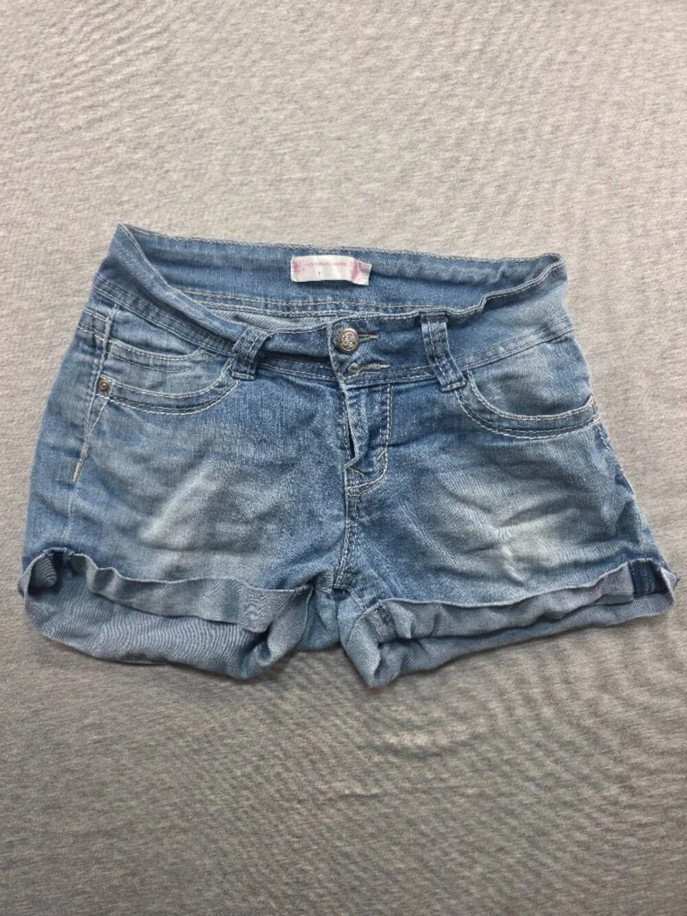 No Boundaries Denim Shorts Light Wash Cuffed Size 5